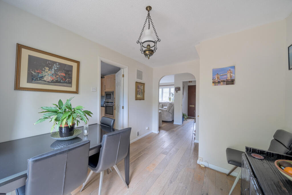 1346422-15-68b5a6...