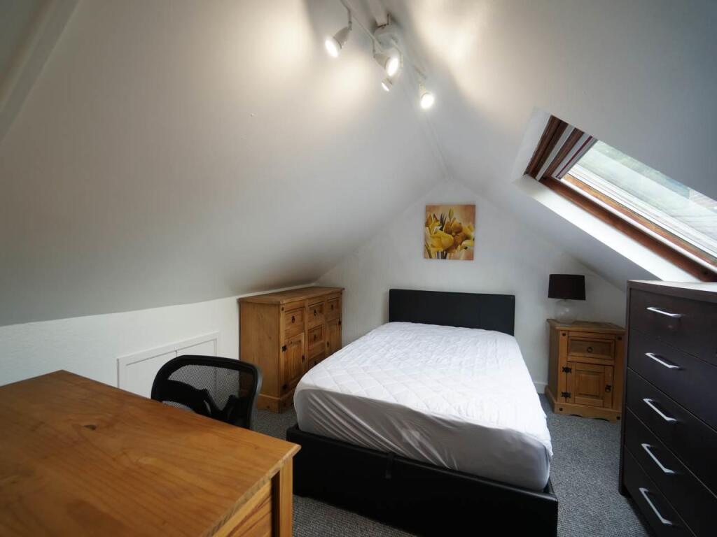 Bedroom 4.JPG