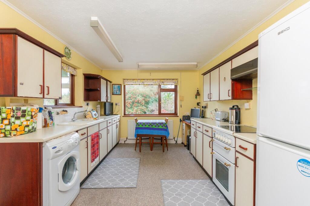 0C5RWH - Kitchen D.jpg