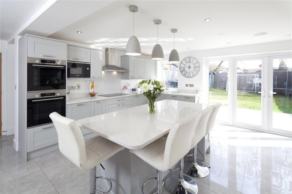 Kitchen/Breakfast Rm