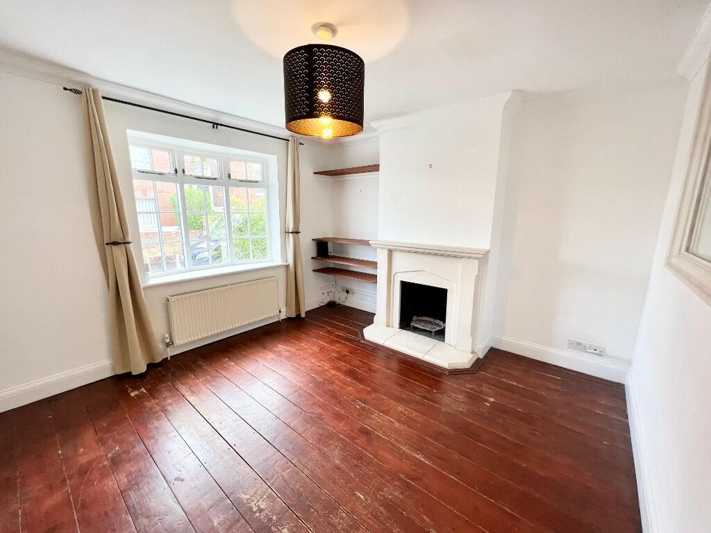 LIVING ROOM 1