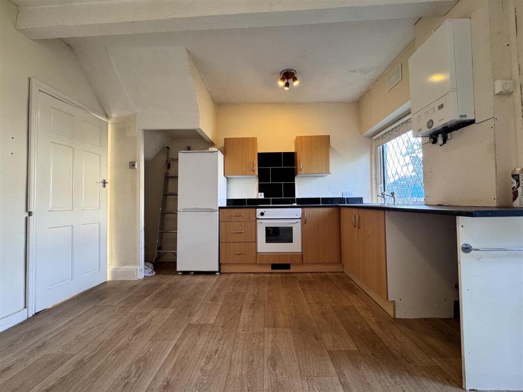 Open plan kitchen &amp; dining