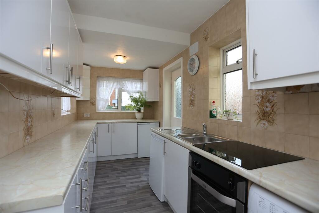 56 Applesham Avenue Kitchen (1).JPG