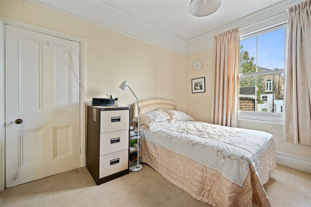 BCFB - 24 Brackenbury Gardens - Bedroom 1 A (4).JP