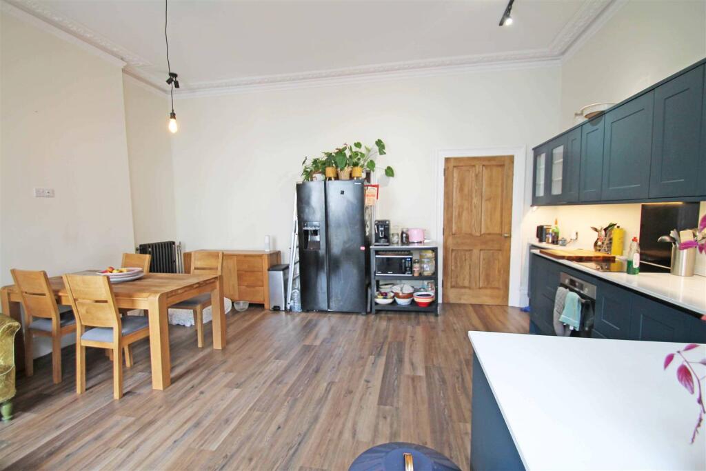 Open plan Lounge Kitchen