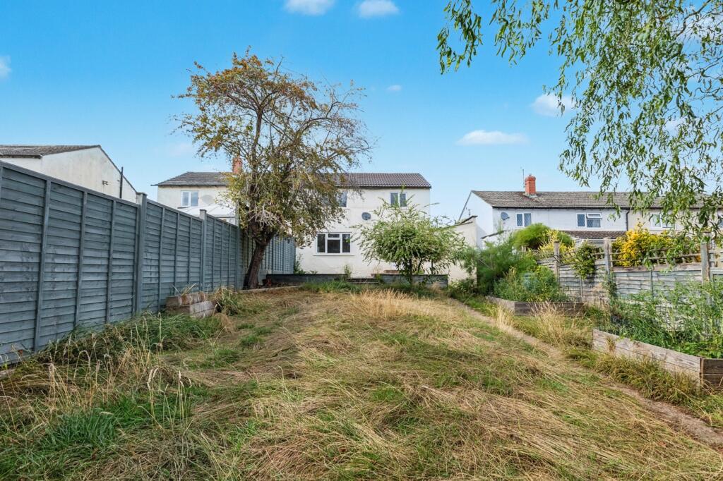 35 Queens Drive, Stroud, Gloucestershire, GL5 4NB