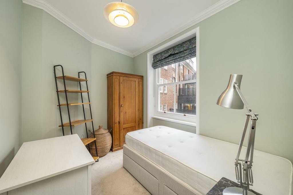 bedroom (2).jpg