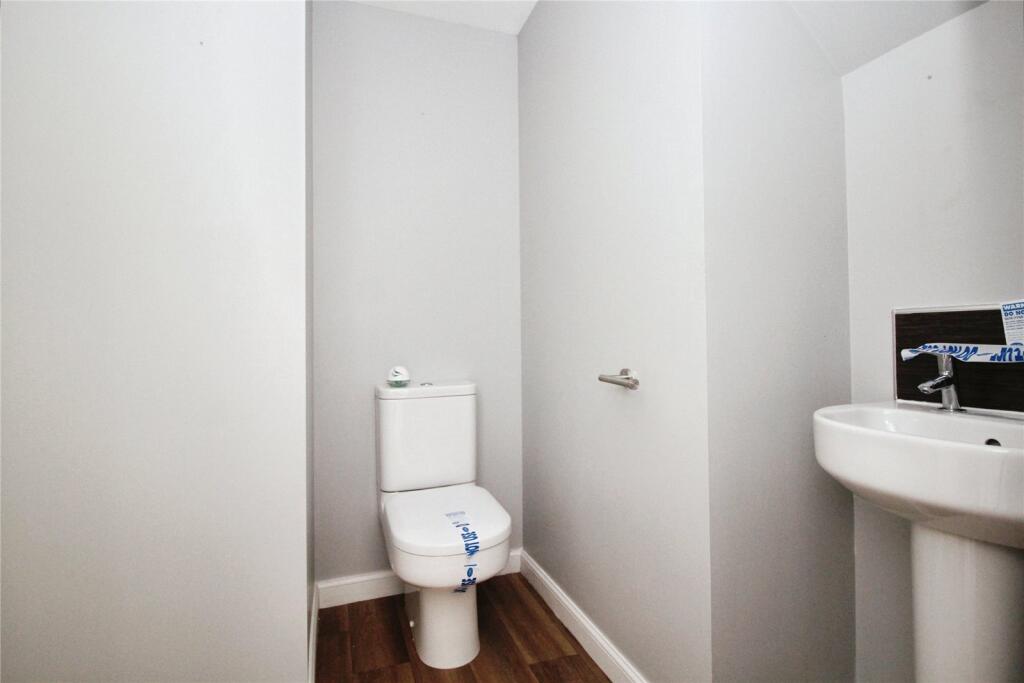 Cloakroom/wc