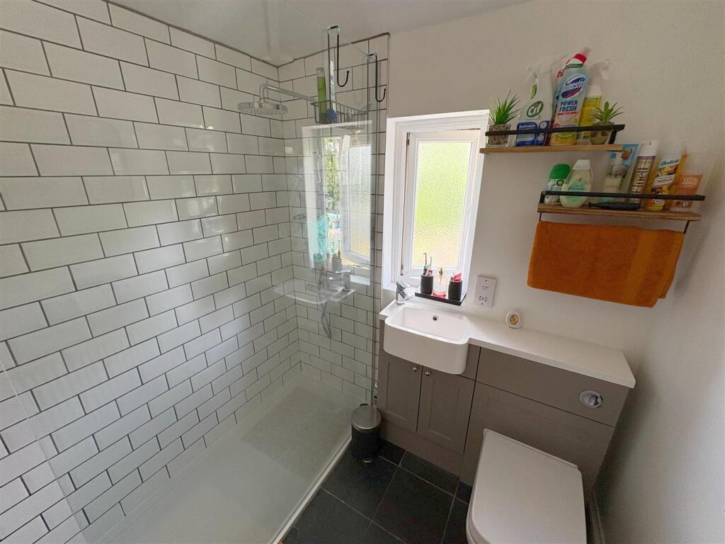 Shower room.jpg