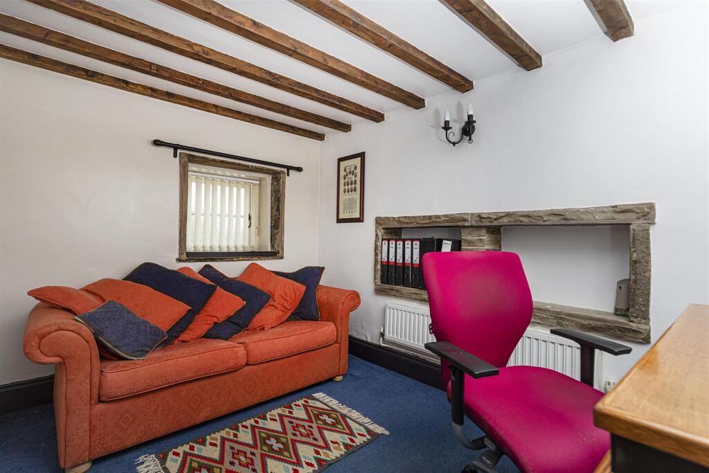 Snug/Home Office/Bedroom Four