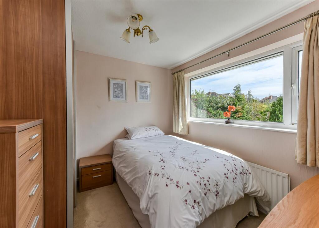 4 The Grange-Bedroom 3.jpg