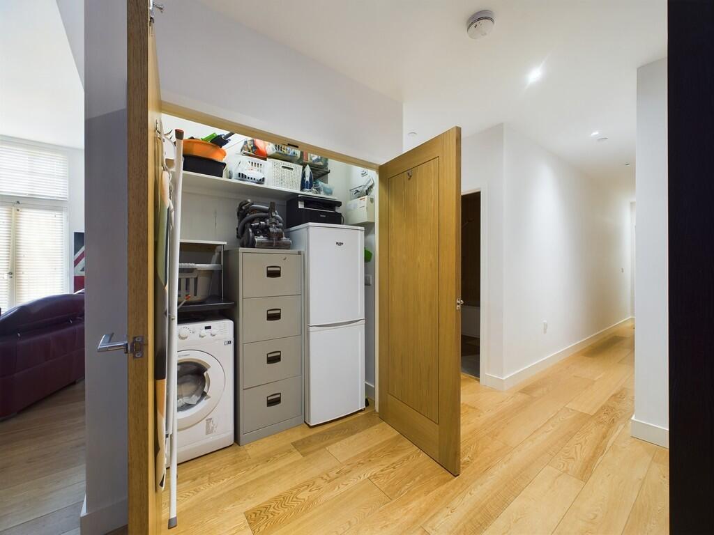 CAM02089G0-PR0401...