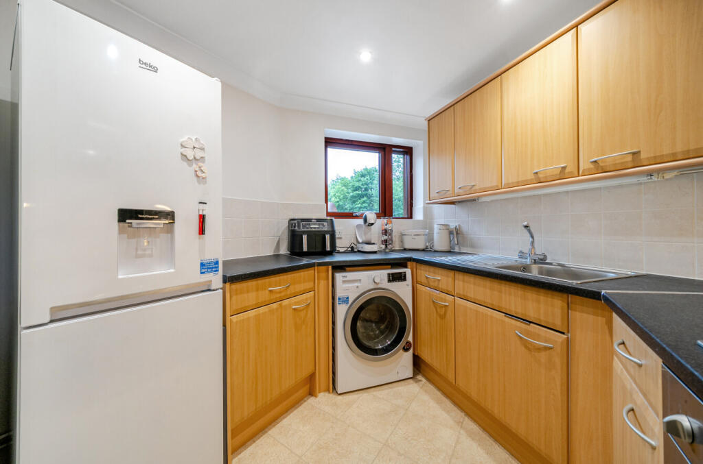 1303061-5-6841845...