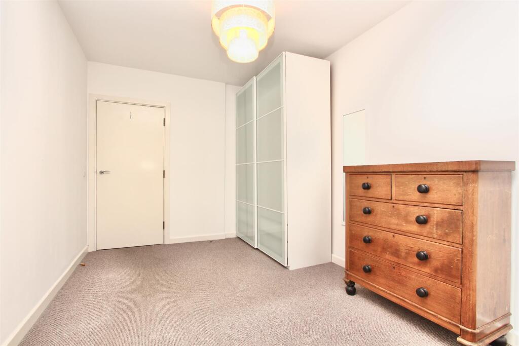 Somerford Grove, N16