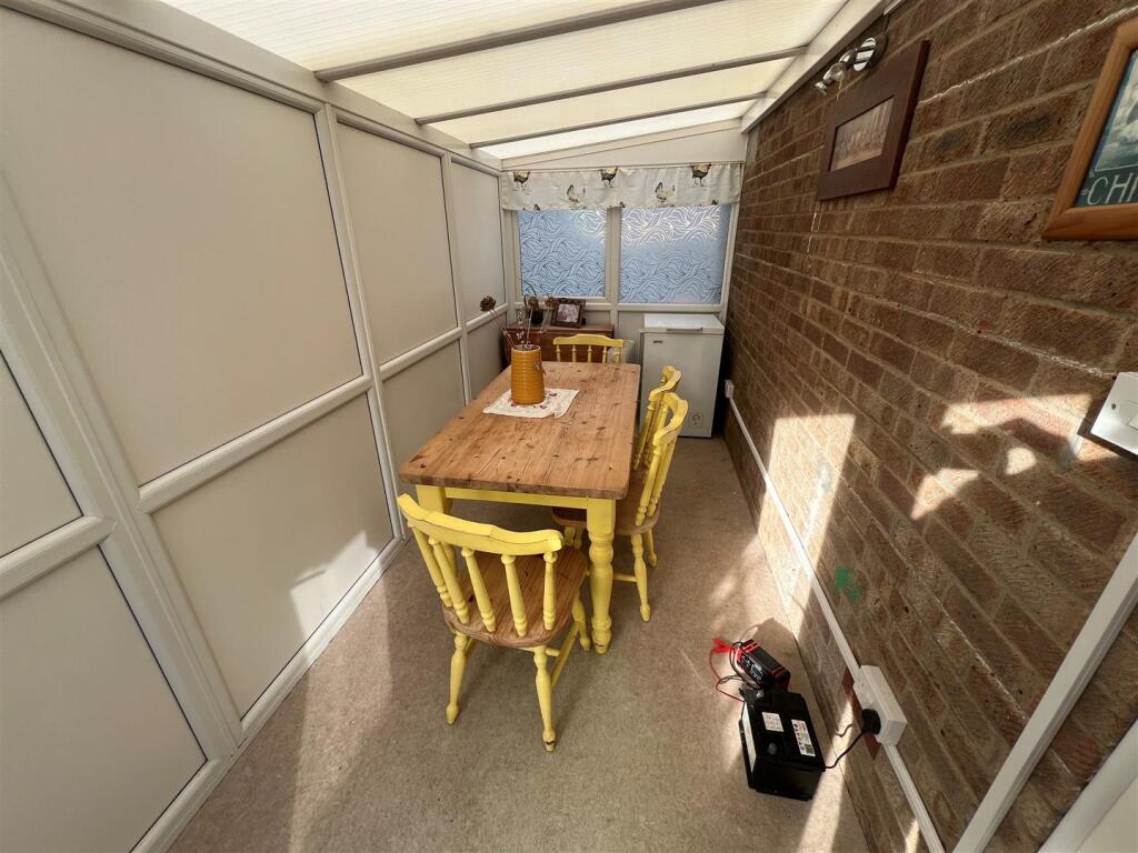 side conservatory.jpg