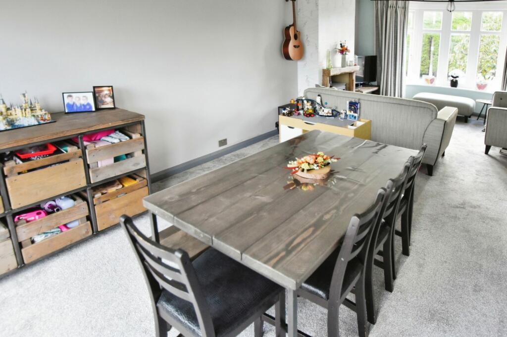 Lounge- Dining Room