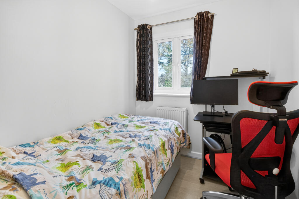 18critchercloselarge17