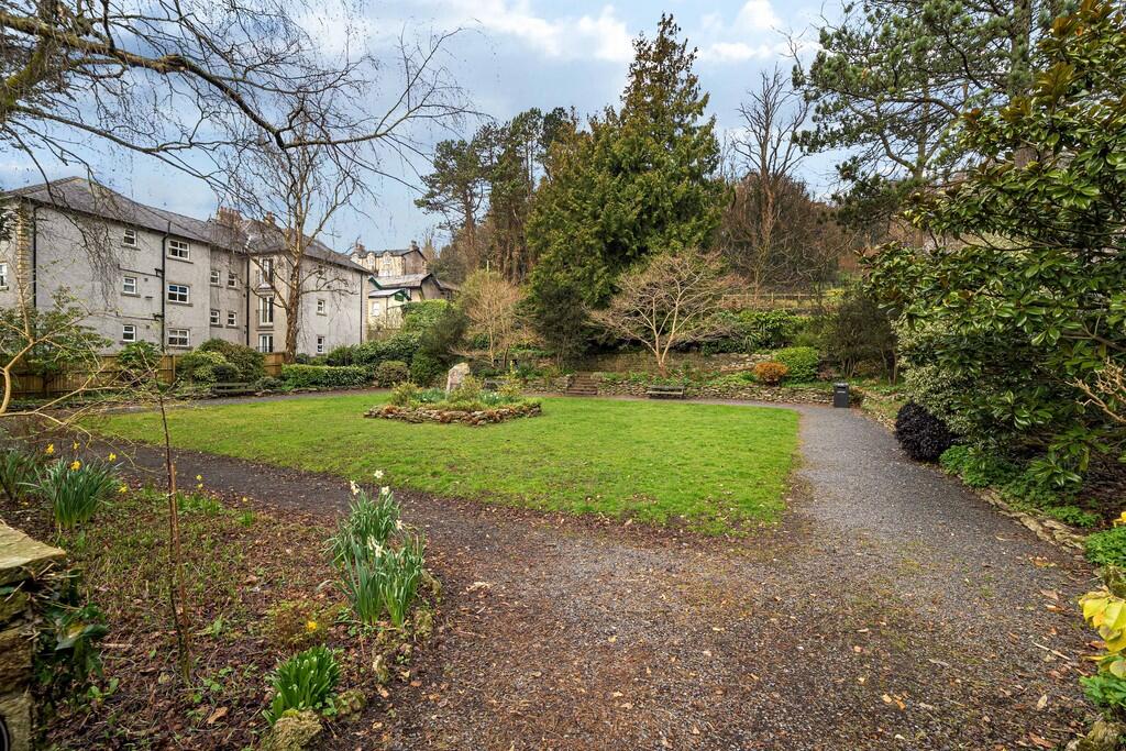 Memorial Garden n...