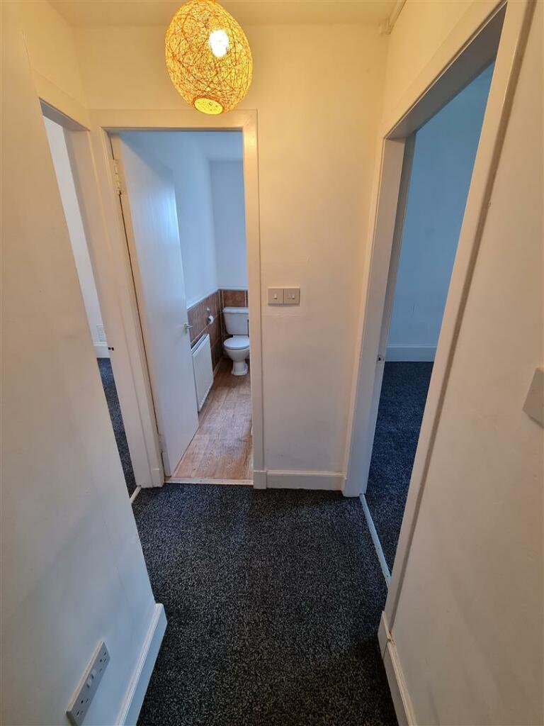 1c Sandgate Hallway.jpg