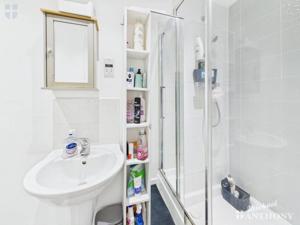 CAM03852G0-PR0464-STILL014-thumbnail-h750-70