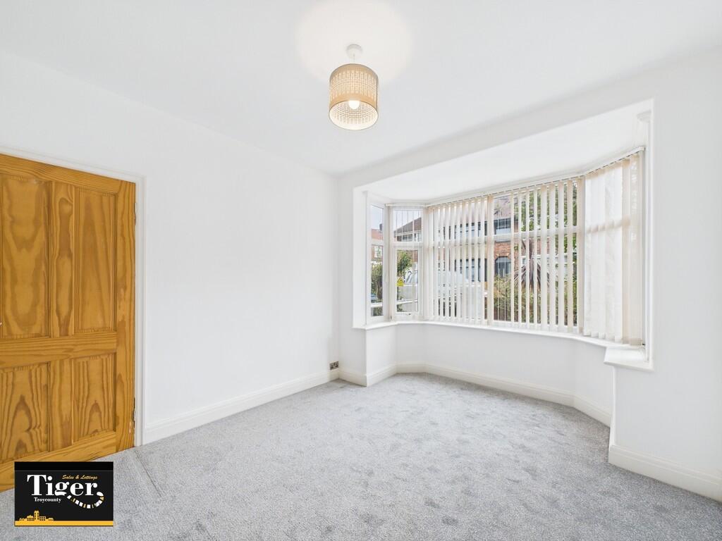 CAM02176G0-PR0527...