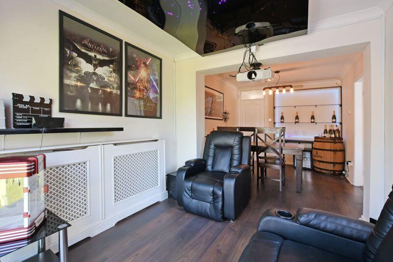 Dining / Cinema Room 