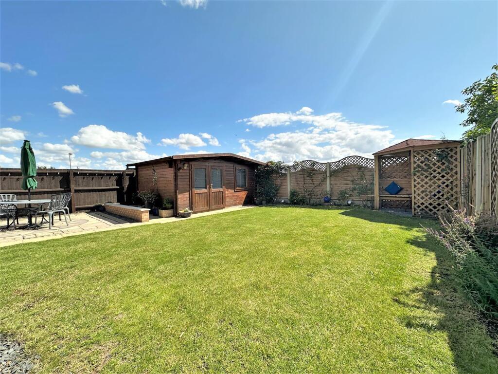 Well-Appointed Garden 675