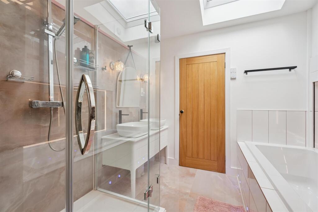 Bedroom One Ensuite