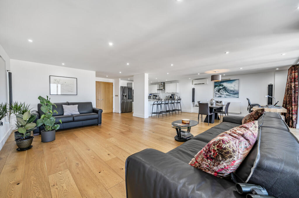 1325748-22-687158...