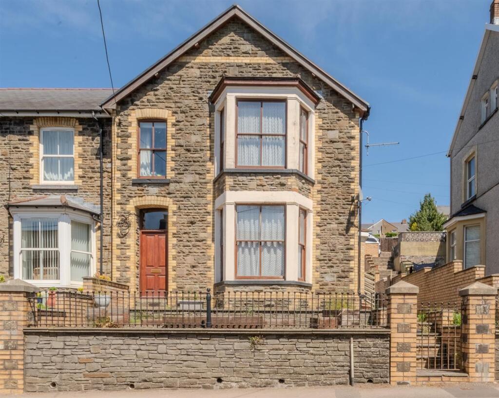 8 Cwmavon Road-27.jpg