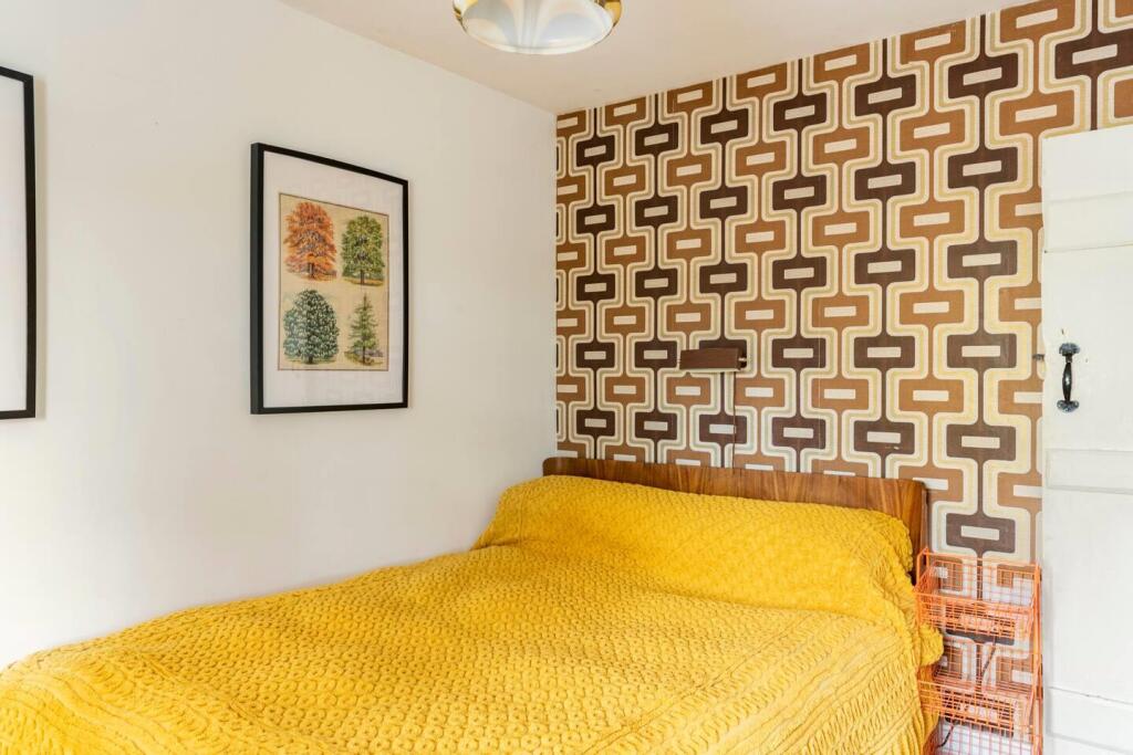 bed 2.