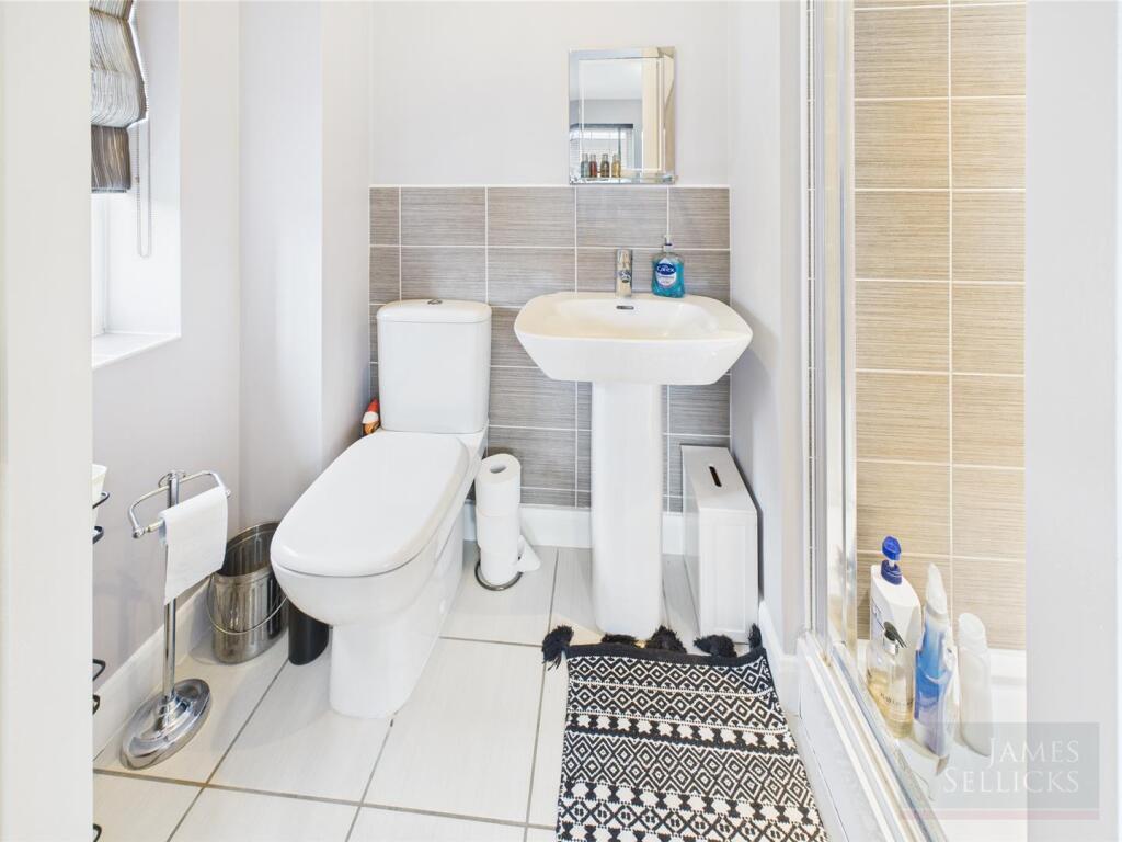 Ensuite Shower Room 2