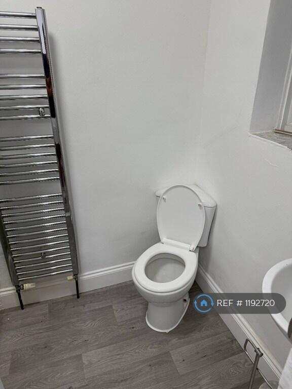 Ff Master Bedroom (En Suite Bathroom)