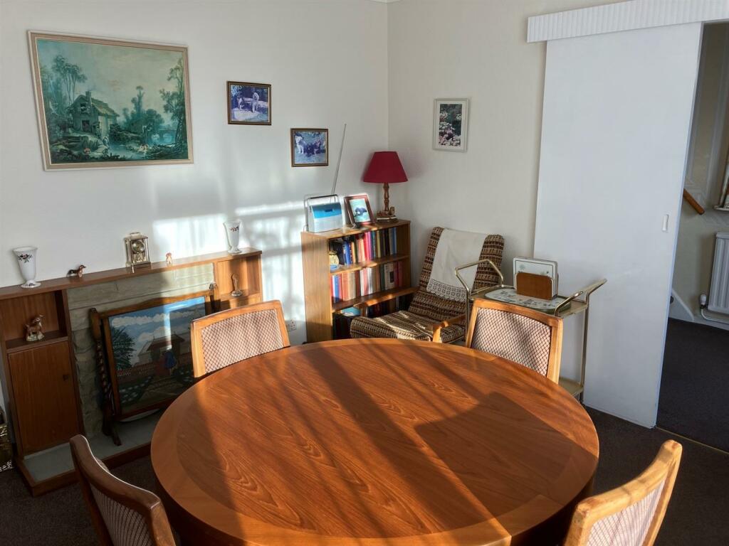 dining room 3.jpg