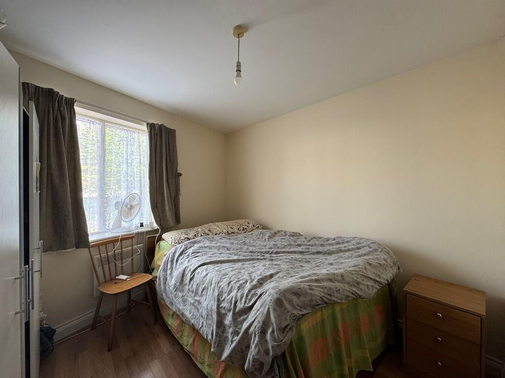 Tristan court  (8...