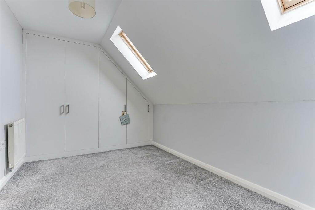 Harmonds Wood Close-2.jpg