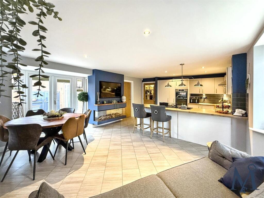 Open Plan Living, Kitchen, DIner