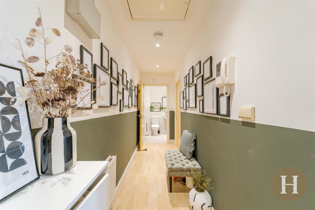 Hadleigh Estate Agents-26.jpg