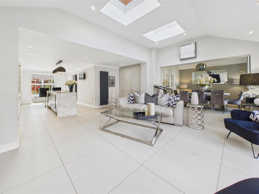 Open Plan Kitchen/Living Area