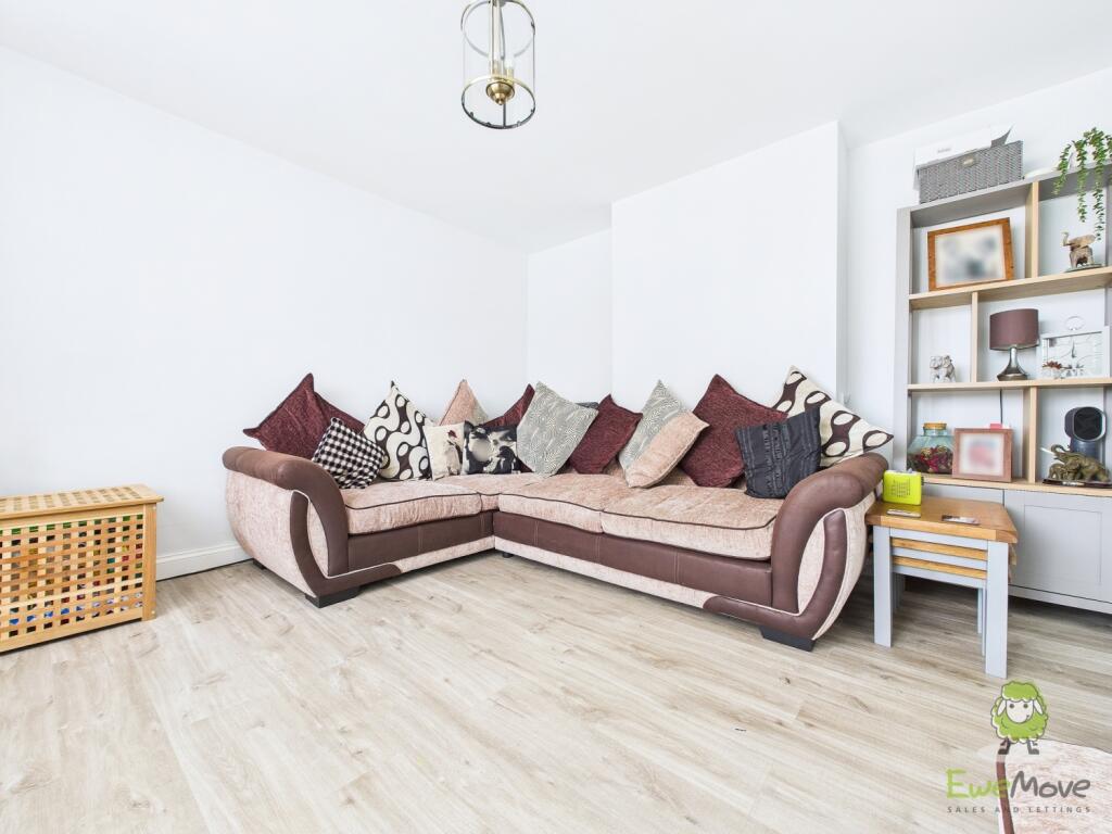 CAM01543G0-PR0160-STILL014