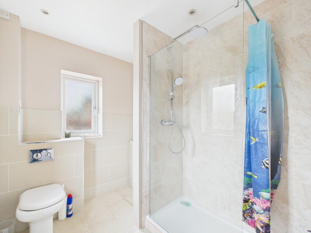 En-suite Shower
