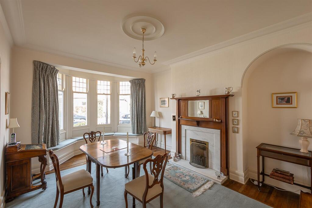 Sitting / Dining Room