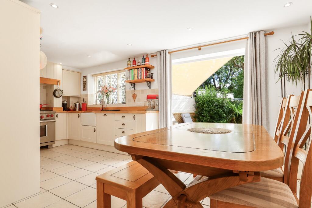 Kitchen/Dining
