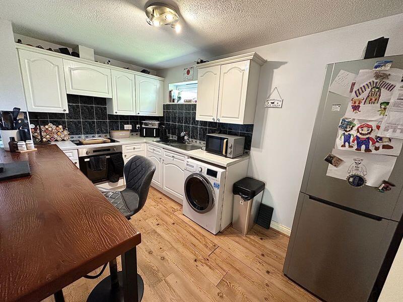 Kitchen/ Breakfast Room