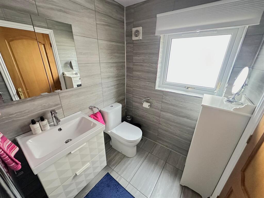 En Suite Shower Room