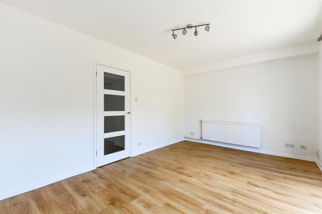 WILLIS CLOSE, (2).jpg