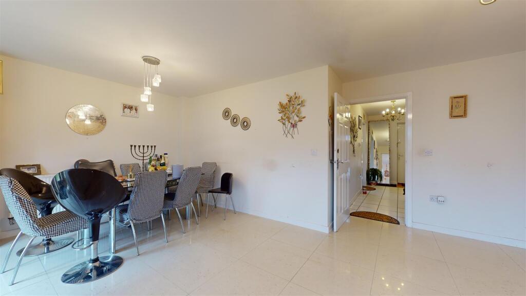 KITCHEN/FAMILY/DINING ROOM