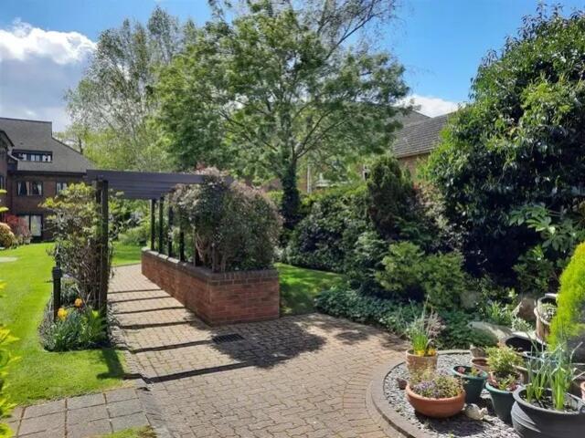 Healey Court Gardens3