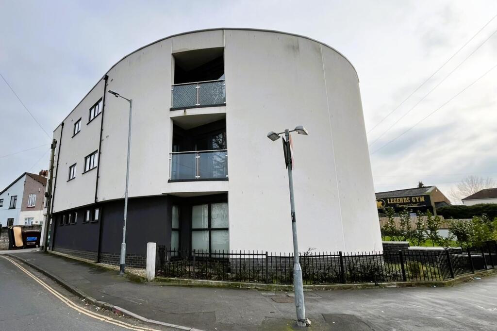 1 - 4 The Parade Church Road &amp; 2 Chapel Road, Bish