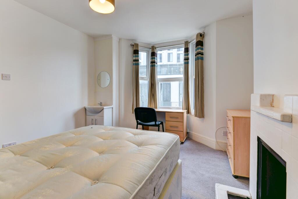 10 London Terrace Bedroom 1